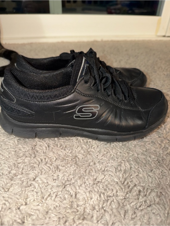 Skechers Shoes - Skechers Black Low-Top Lace up work wear shoes. Memory foam lining.